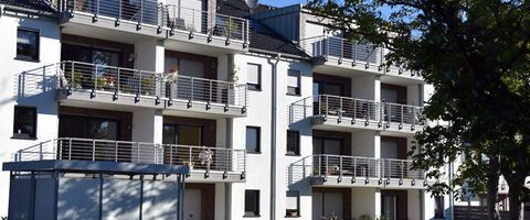 Neubau von drei Mehrfamilienhäusern mit 24 Wohneinheiten und Tiefgarage, Föhrenstraße, Neuss